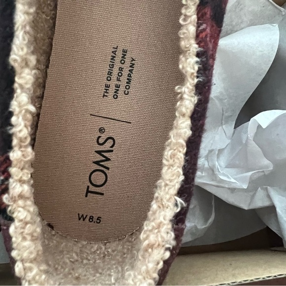 Toms Alpargata Leather
Wrap
Barn Red Earthy
Plaid/Faux Shearling, New With Box - Picture 7 of 8